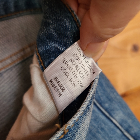 PISTOLA Jeans Presley Distressed High Rise Relaxed Roller Crop Boho Sz 27 X 24" - Picture 11 of 11